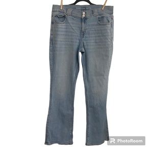 American Eagle Stretch Low Rise Skinny Flare Jeans Size 16. Good Condition.